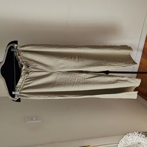 GILLI tan wide leg crop pants. Size L, 26-inch inseam.